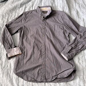 Denim & Flower szL gray chambray button down shirt